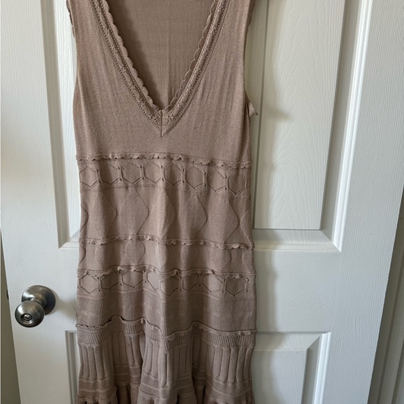 BCBG Dresses & Skirts - BCBG Dress, Tan, S, Cotton/Silk Blend, In Like New Condition